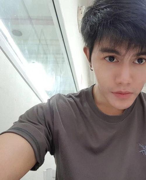 吃瓜男博主网红叫什么,揭秘吃瓜男博主网红的爆红之路